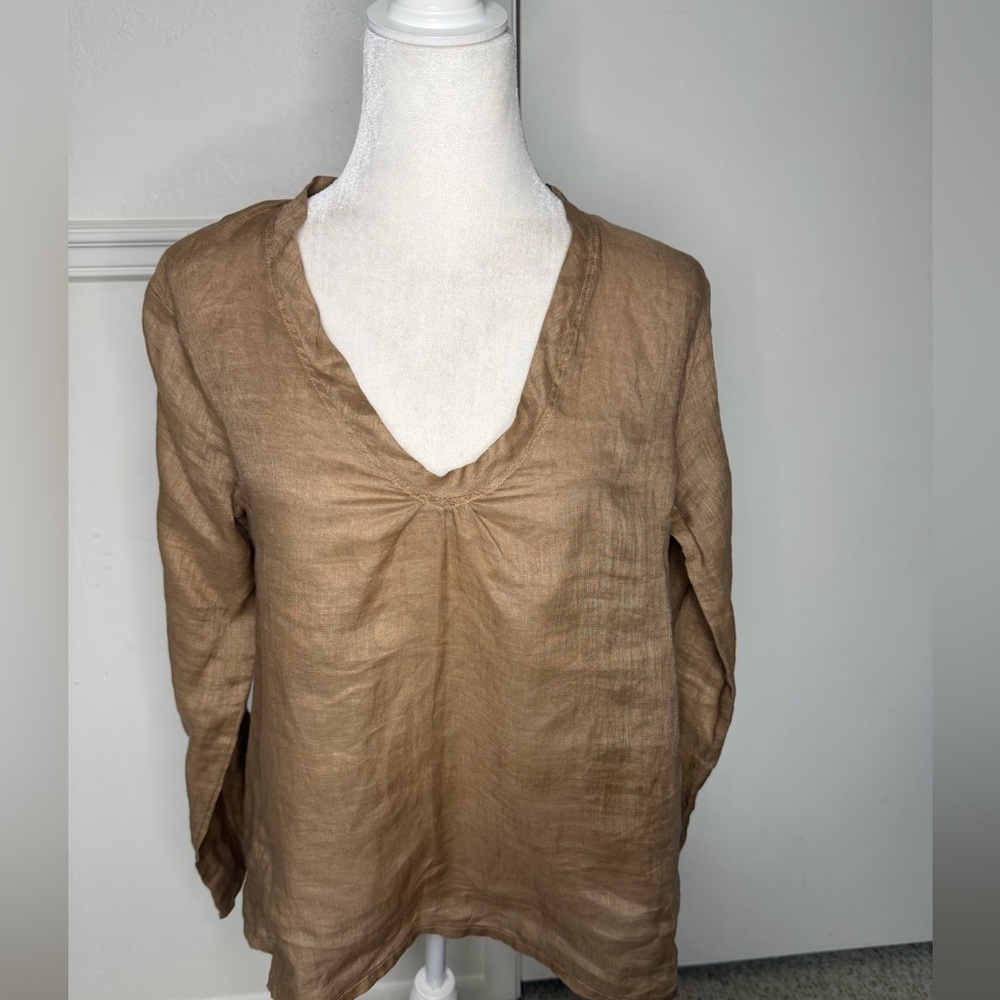 CP Shades Women's Tan V-Neck Top Size S - Picture 1 of 7
